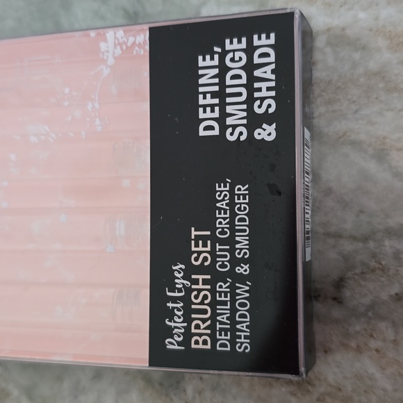 JAPONESQUE BEAUTY SUPPLIES - Picture 8 of 9